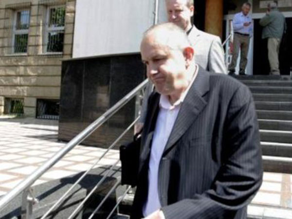 SRBISTAN! Država će plaćati milione oslobođenima iz slučaja (stečajna mafija) SRBISTAN! Država će plaćati milione oslobođenima iz slučaja (stečajna mafija)