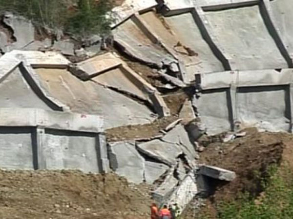 SAZNAJEMO: Opet se srušio potporni zid na Koridoru 10 SAZNAJEMO: Opet se srušio potporni zid na Koridoru 10