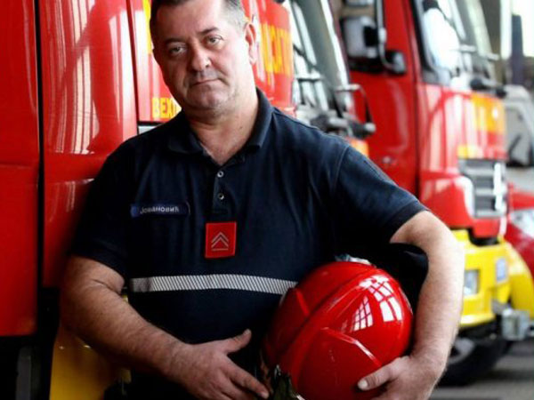 OTKRIVAMO: Ispovest vatrogasca nam otkriva da je ova služba u KRITIČNOM STANJU! OTKRIVAMO: Ispovest vatrogasca nam otkriva da je ova služba u KRITIČNOM STANJU!