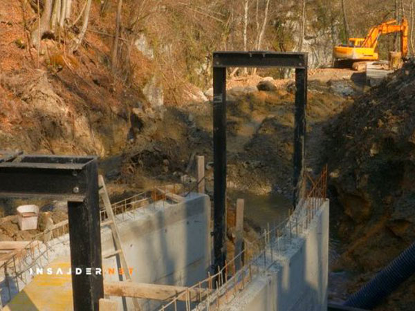 SAZNAJEMO: Mala elektrana se mesecima gradi BEZ DOZVOLE, inspekcija je (blagonaklona) SAZNAJEMO: Mala elektrana se mesecima gradi BEZ DOZVOLE, inspekcija je (blagonaklona)