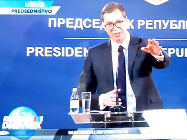 LUDILO MOZGA Vučić POLUDEO zbog pitanja o Irineju, novinarki oduzeli mikrofon! LUDILO MOZGA Vučić POLUDEO zbog pitanja o Irineju, novinarki oduzeli mikrofon!