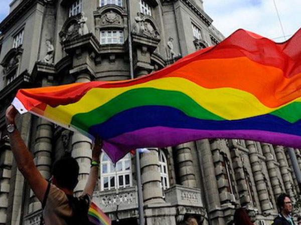 LGBT zastave za Putina u Beogradu LGBT zastave za Putina u Beogradu