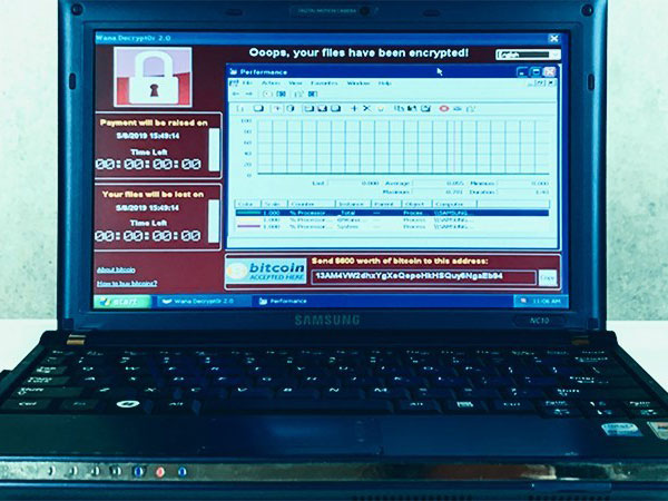 Laptop sa šest najopasnijih malvera prešao milion dolara na aukciji Laptop sa šest najopasnijih malvera prešao milion dolara na aukciji