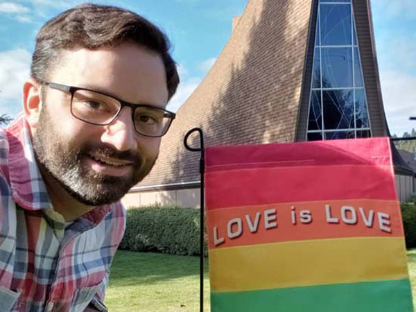 Crkva u Oregonu podržava LGBT populaciju Crkva u Oregonu podržava LGBT populaciju
